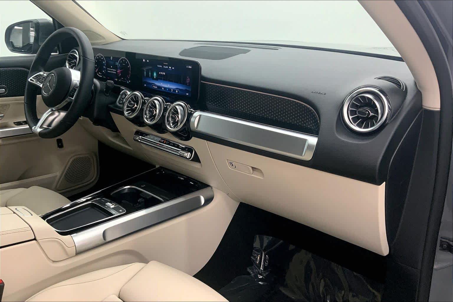 2026 Mercedes-Benz GLB 250 SUV