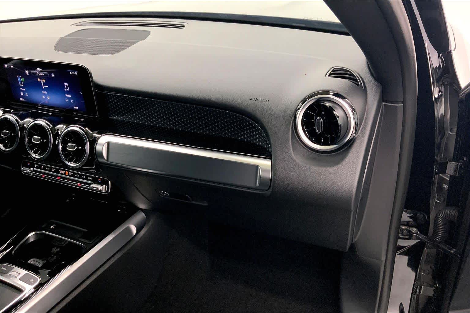 2026 Mercedes-Benz GLB 250 SUV