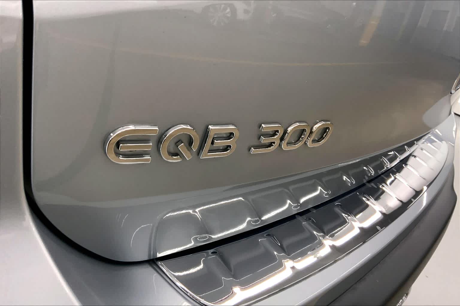 2024 Mercedes-Benz EQB 300 4MATIC® SUV