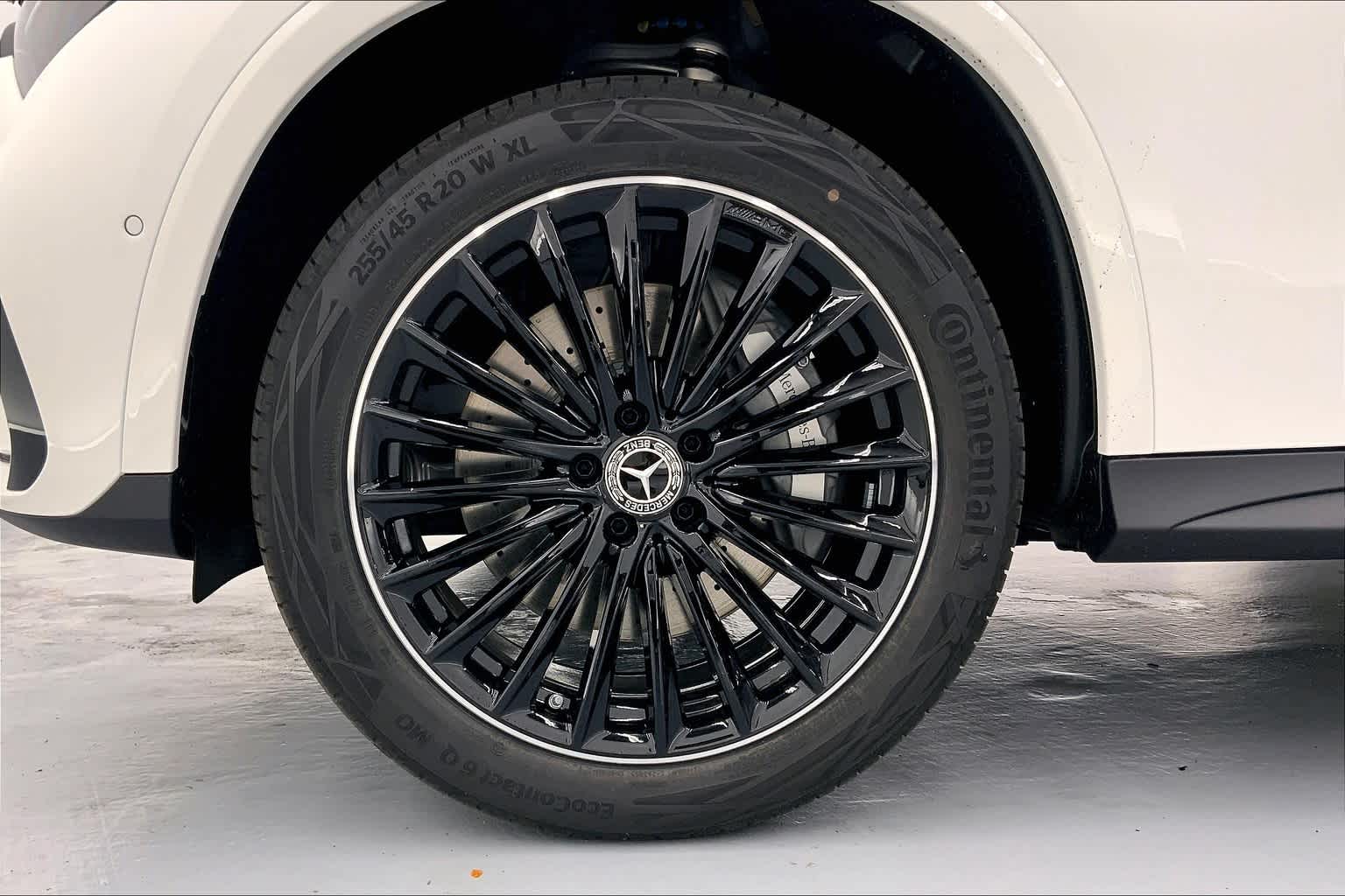 2025 Mercedes-Benz GLC 300 SUV