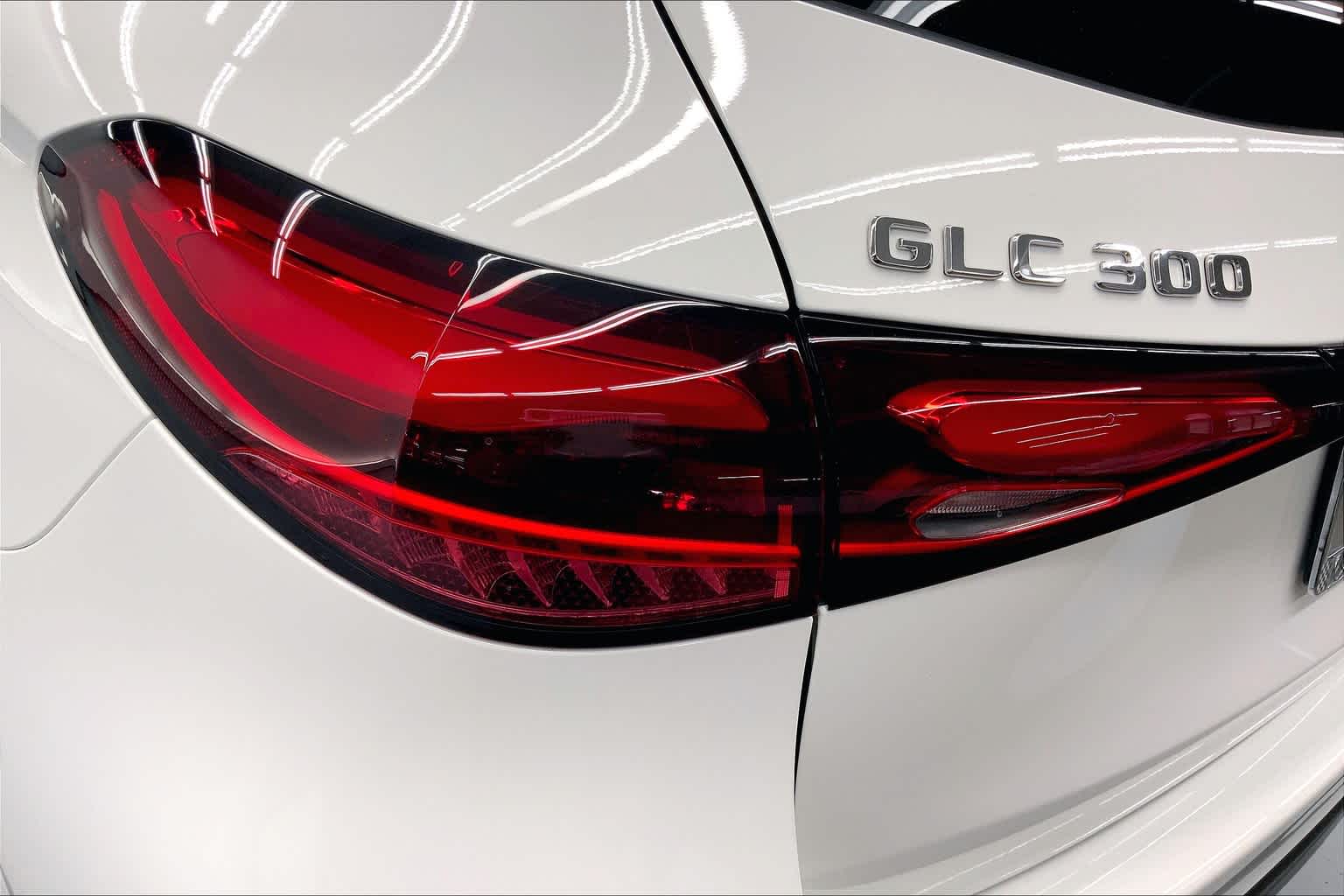 2025 Mercedes-Benz GLC 300 SUV