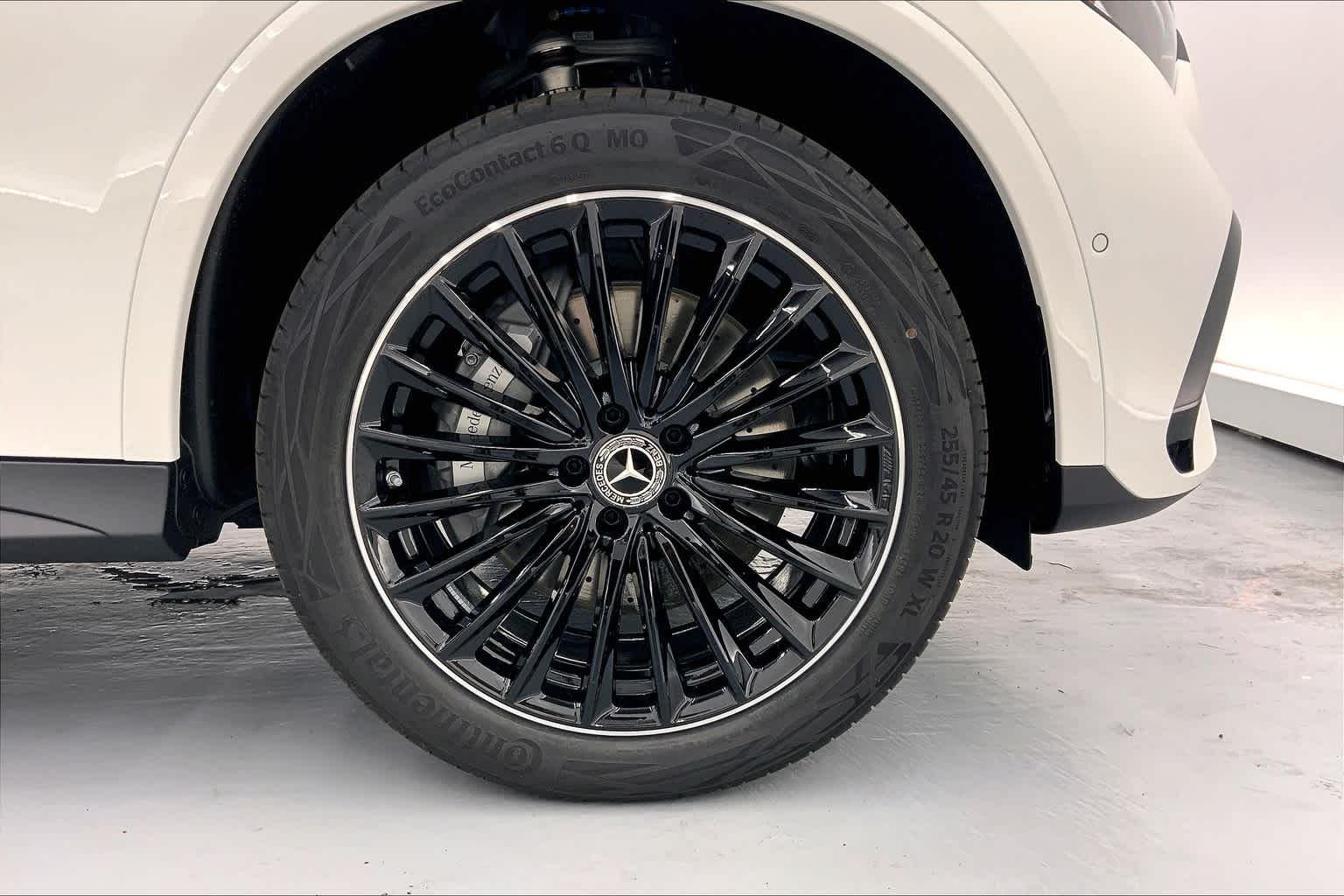 2025 Mercedes-Benz GLC 300 SUV