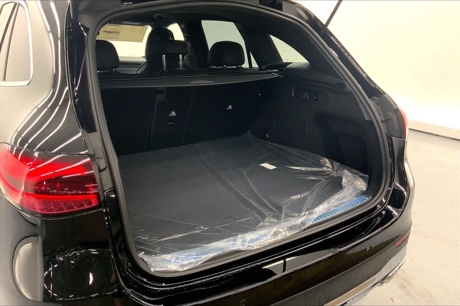 2026 Mercedes-Benz GLC 300 SUV