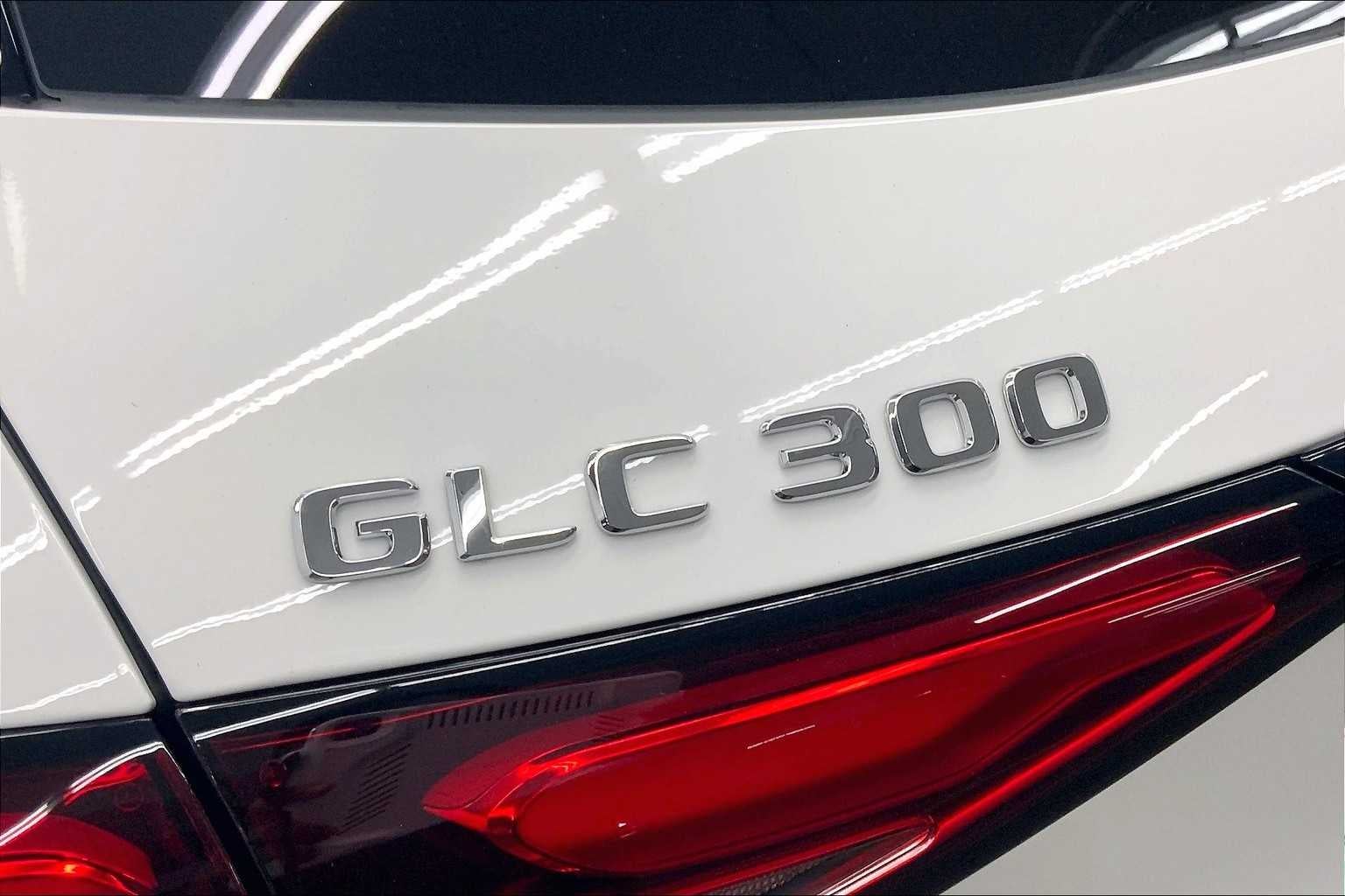 2025 Mercedes-Benz GLC 300 SUV