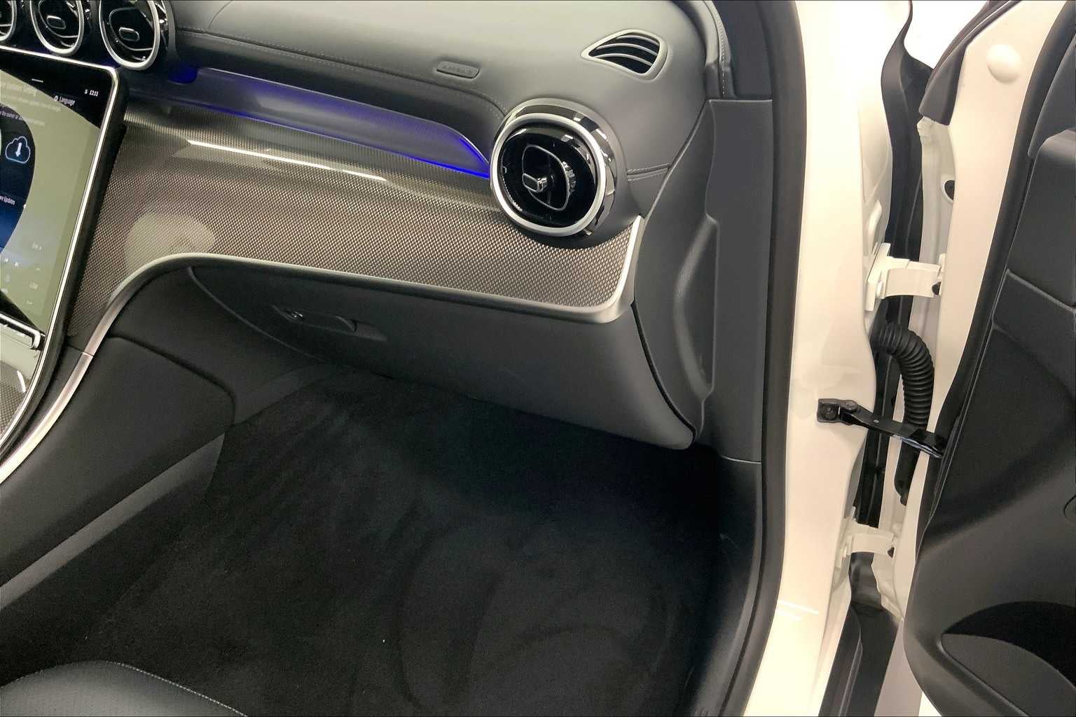 2025 Mercedes-Benz GLC 300 SUV