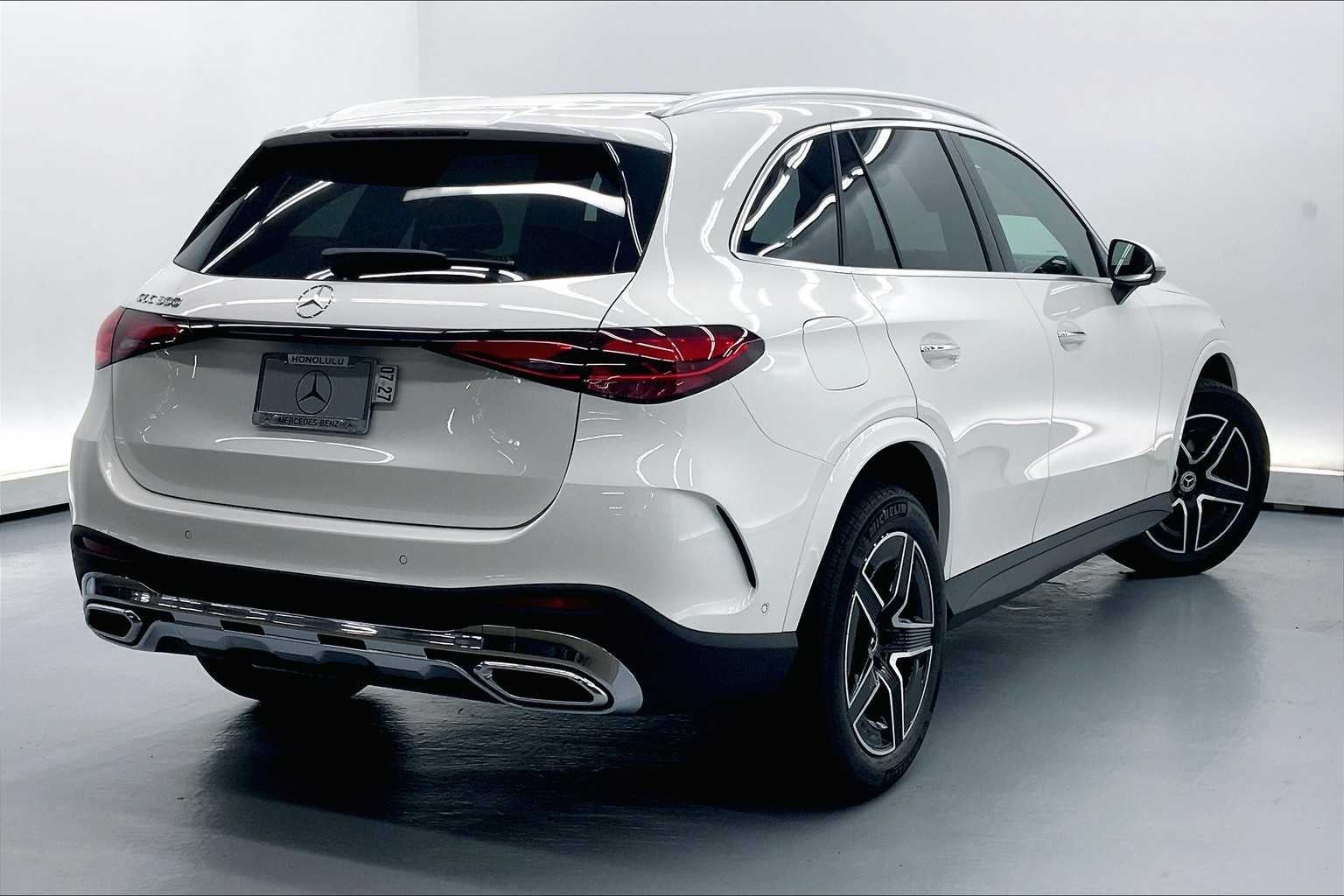 2025 Mercedes-Benz GLC 300 SUV