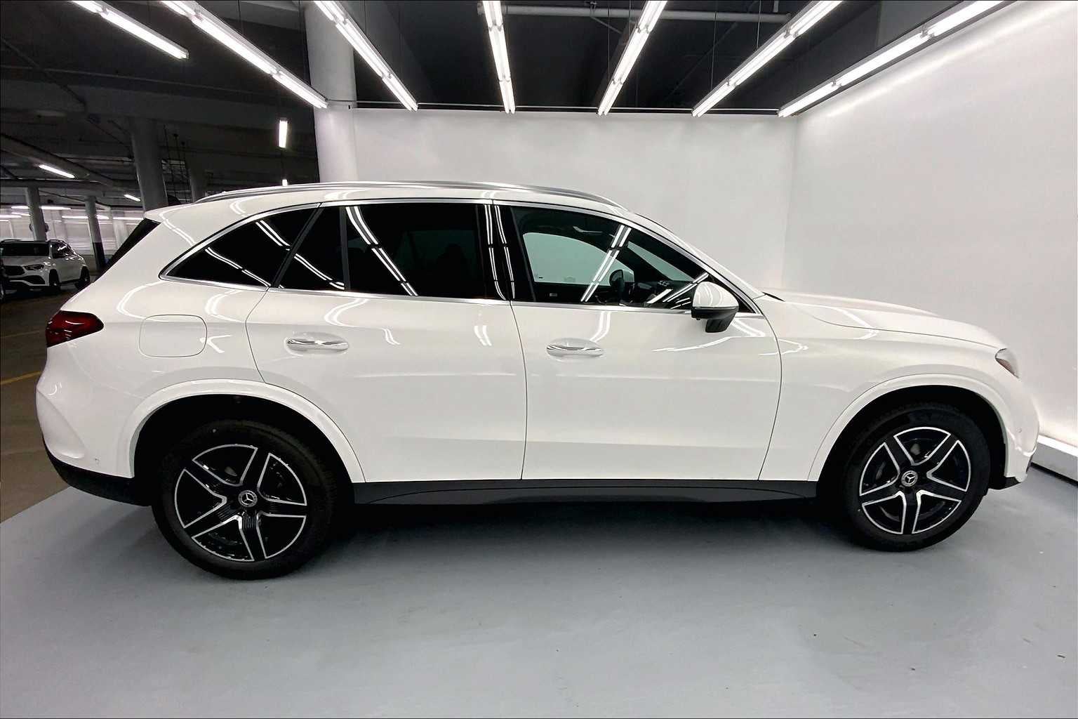 2025 Mercedes-Benz GLC 300 SUV