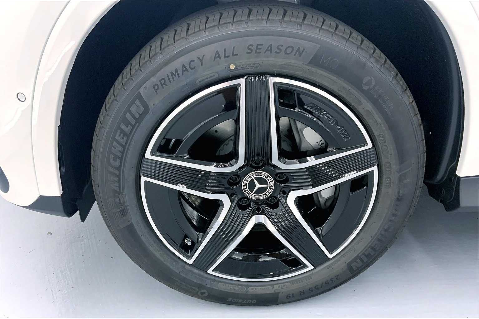 2025 Mercedes-Benz GLC 300 SUV