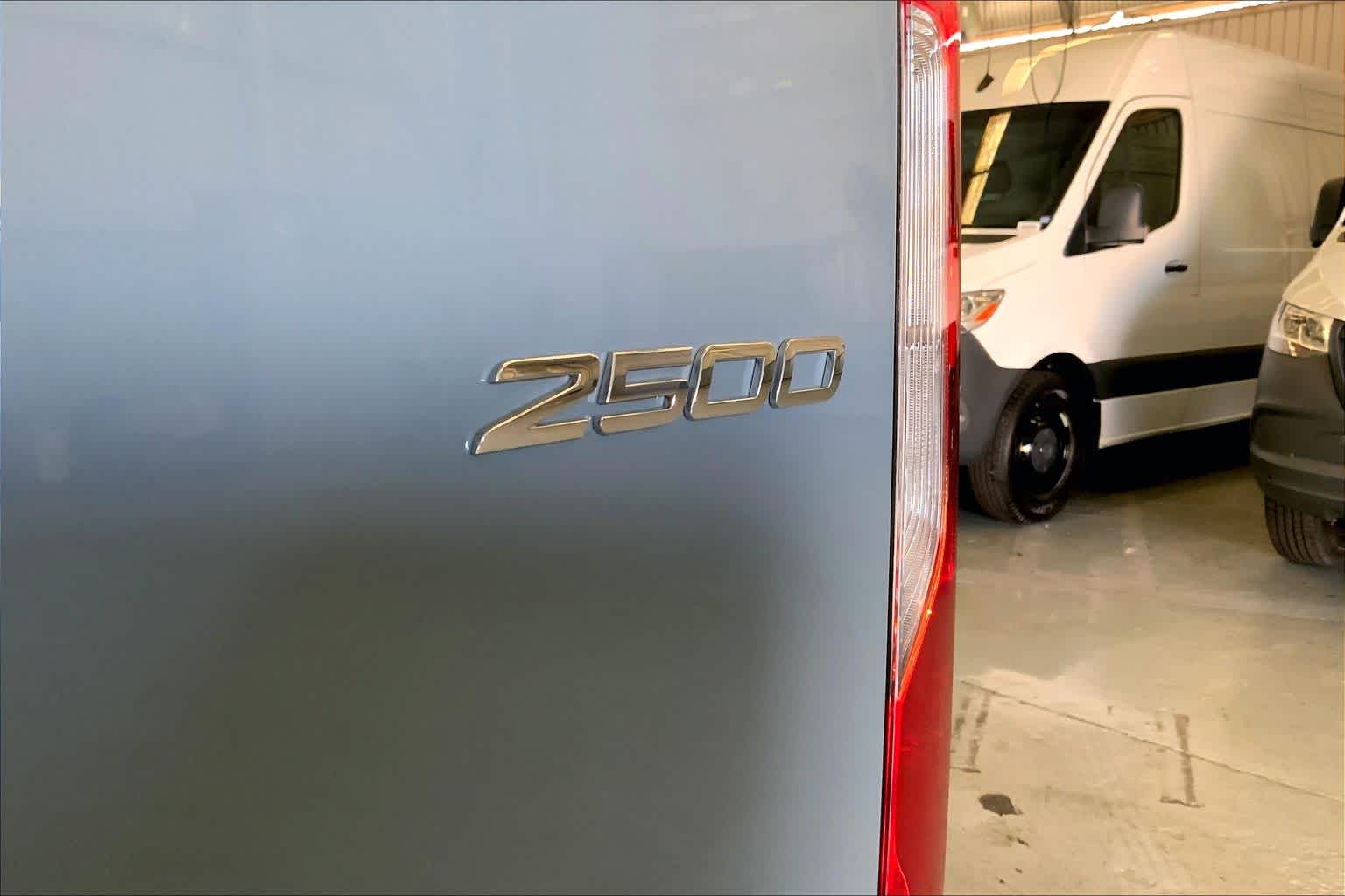 2025 Mercedes-Benz Sprinter 2500 High Roof I4 Diesel HO 170" RWD