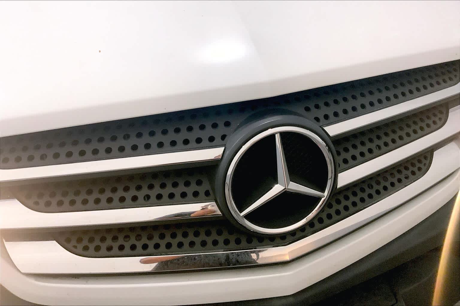 2016 Mercedes-Benz Sprinter Passenger Vans RWD 2500 170"