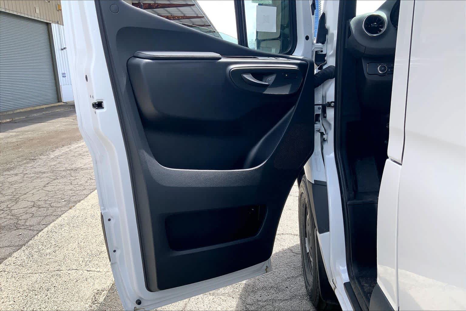 2026 Mercedes-Benz Sprinter Cargo 2500 Standard Roof I4 Diesel 144 RWD