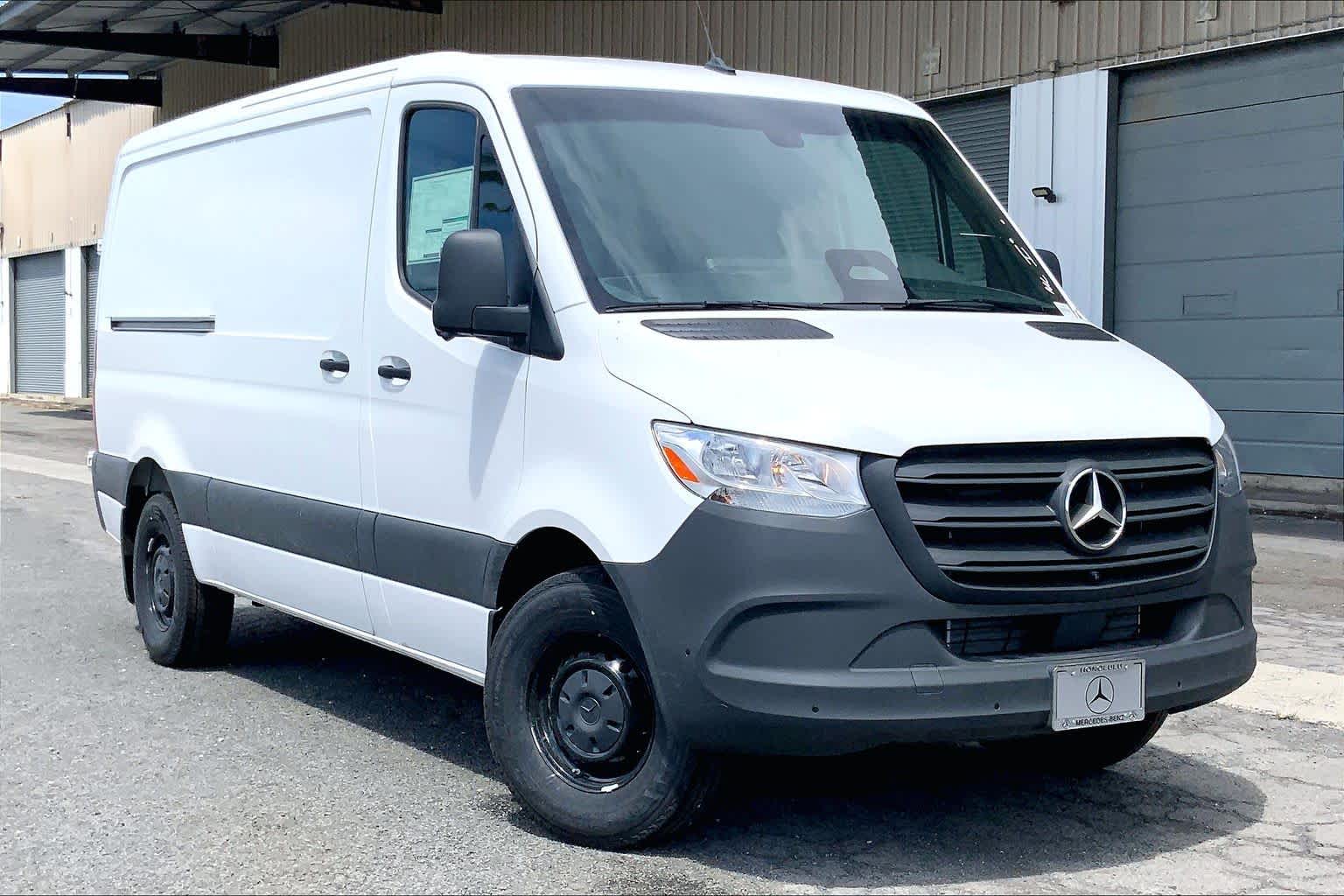 2026 Mercedes-Benz Sprinter Cargo 2500 Standard Roof I4 Diesel 144 RWD