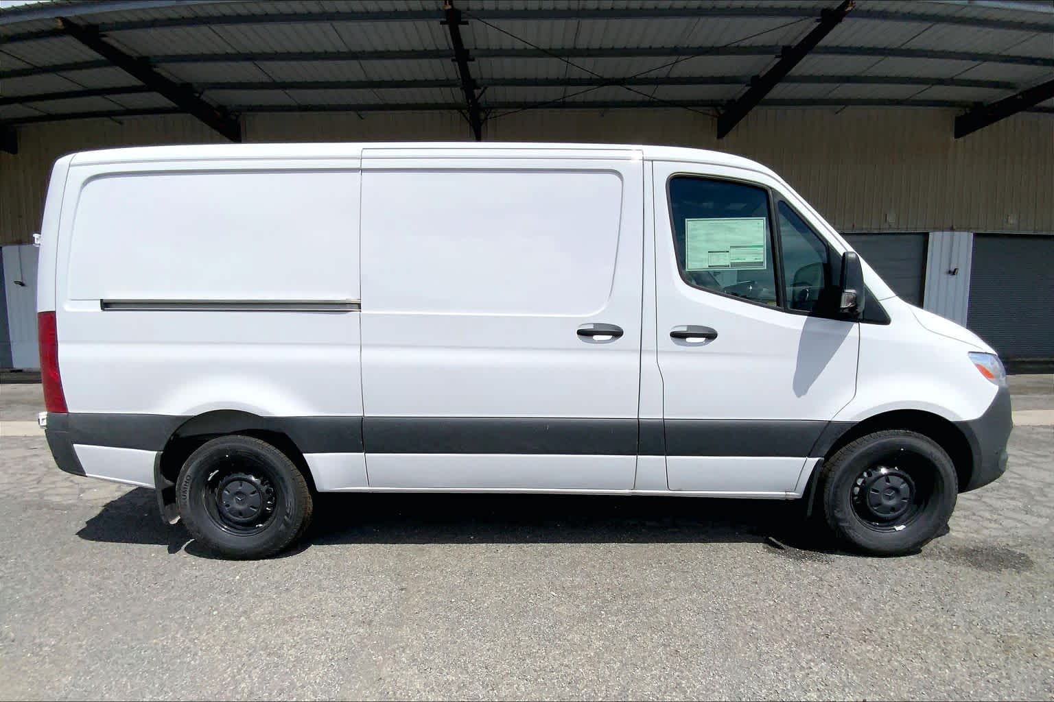 2026 Mercedes-Benz Sprinter Cargo 2500 Standard Roof I4 Diesel 144 RWD