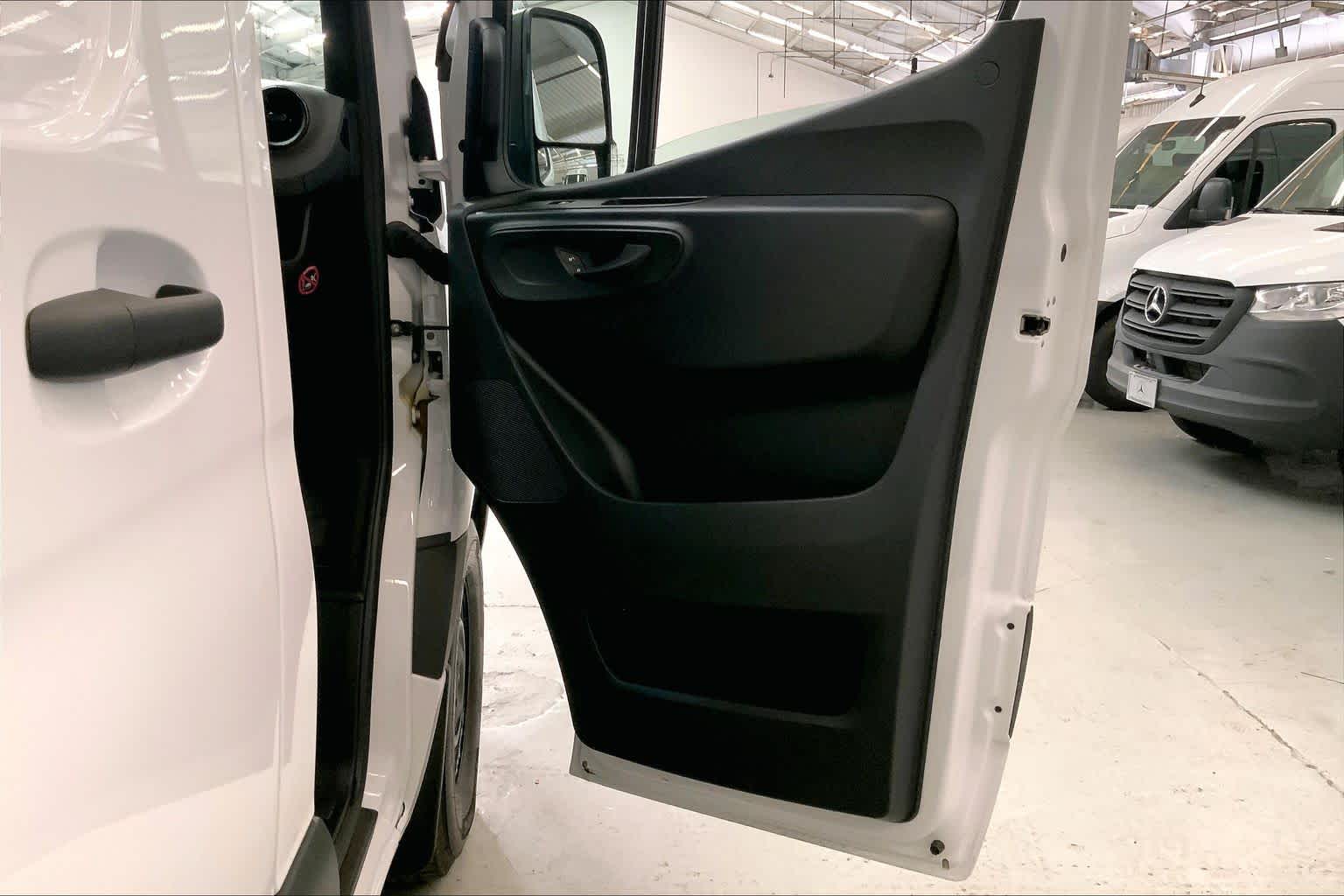 2025 Mercedes-Benz Sprinter 2500 Standard Roof I4 Diesel HO 144" RWD