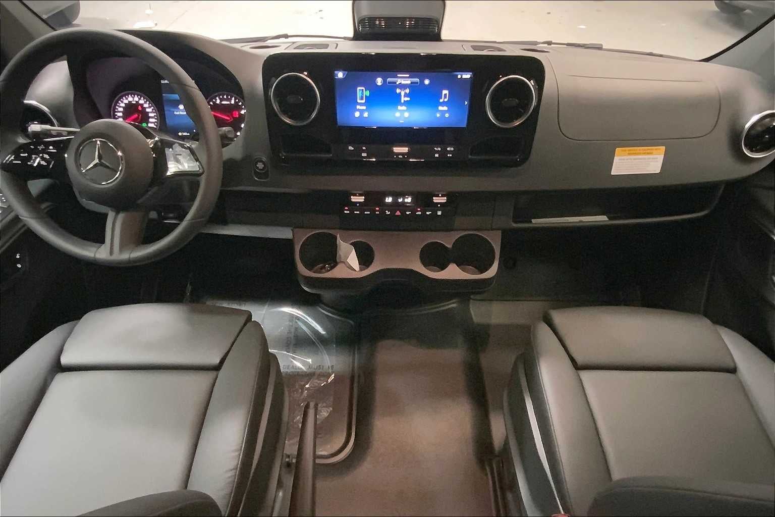 2025 Mercedes-Benz Sprinter Passenger Van 2500 Standard Roof I4 Diesel HO 144 RWD