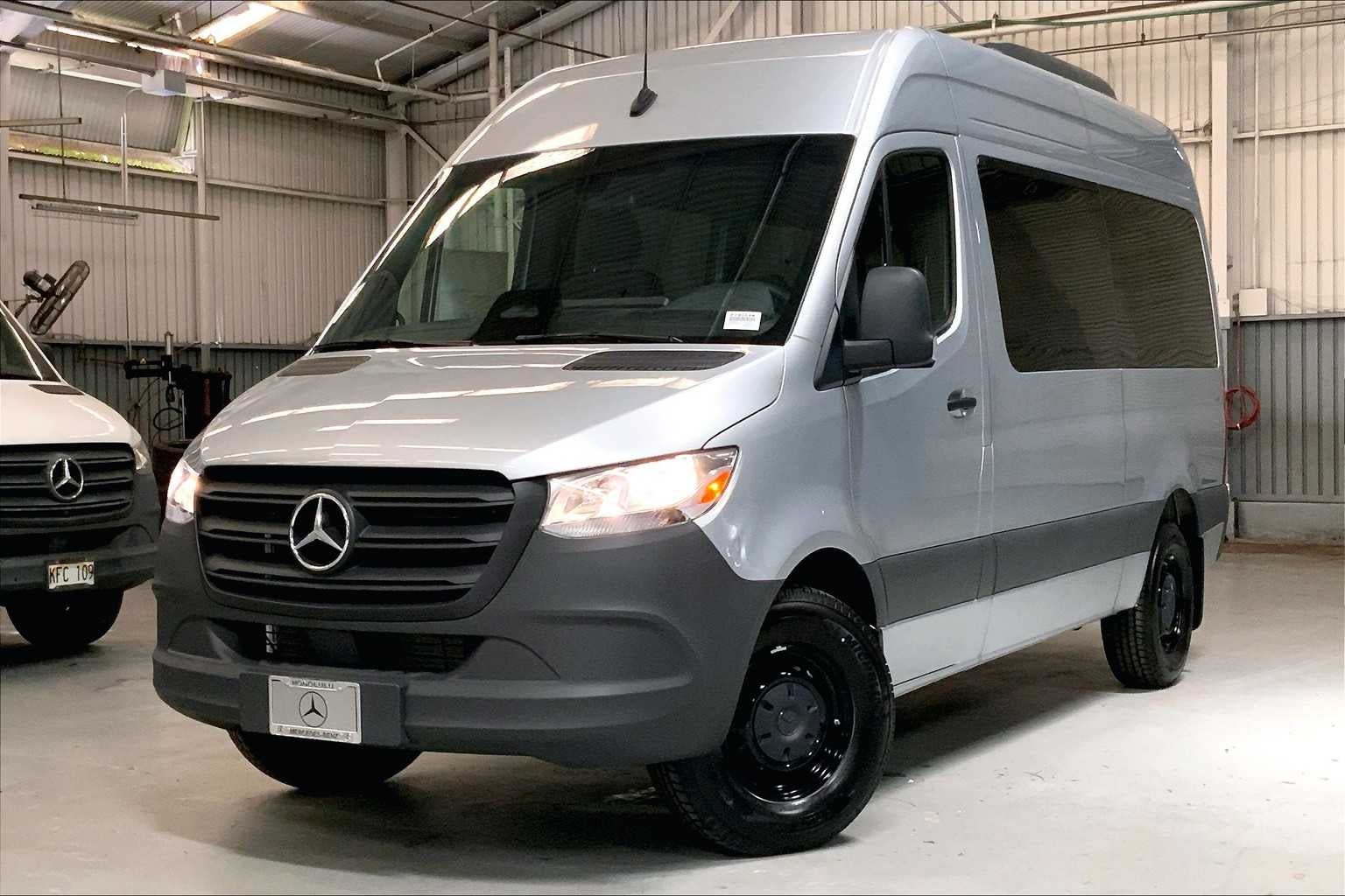 2025 Mercedes-Benz Sprinter Passenger Van 2500 Standard Roof I4 Diesel HO 144 RWD