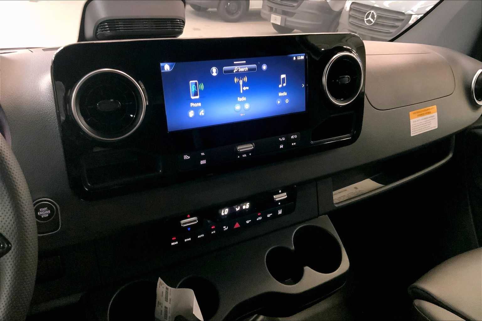 2025 Mercedes-Benz Sprinter Passenger Van 2500 Standard Roof I4 Diesel HO 144 RWD