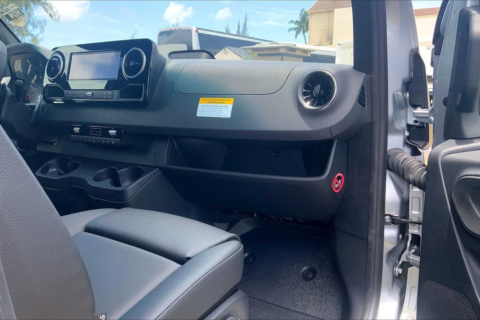 2025 Mercedes-Benz Sprinter Passenger Van 2500 Standard Roof I4 Diesel HO 144 RWD