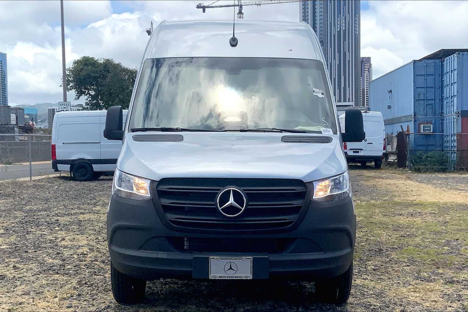 2025 Mercedes-Benz Sprinter Passenger Van 2500 Standard Roof I4 Diesel HO 144 RWD