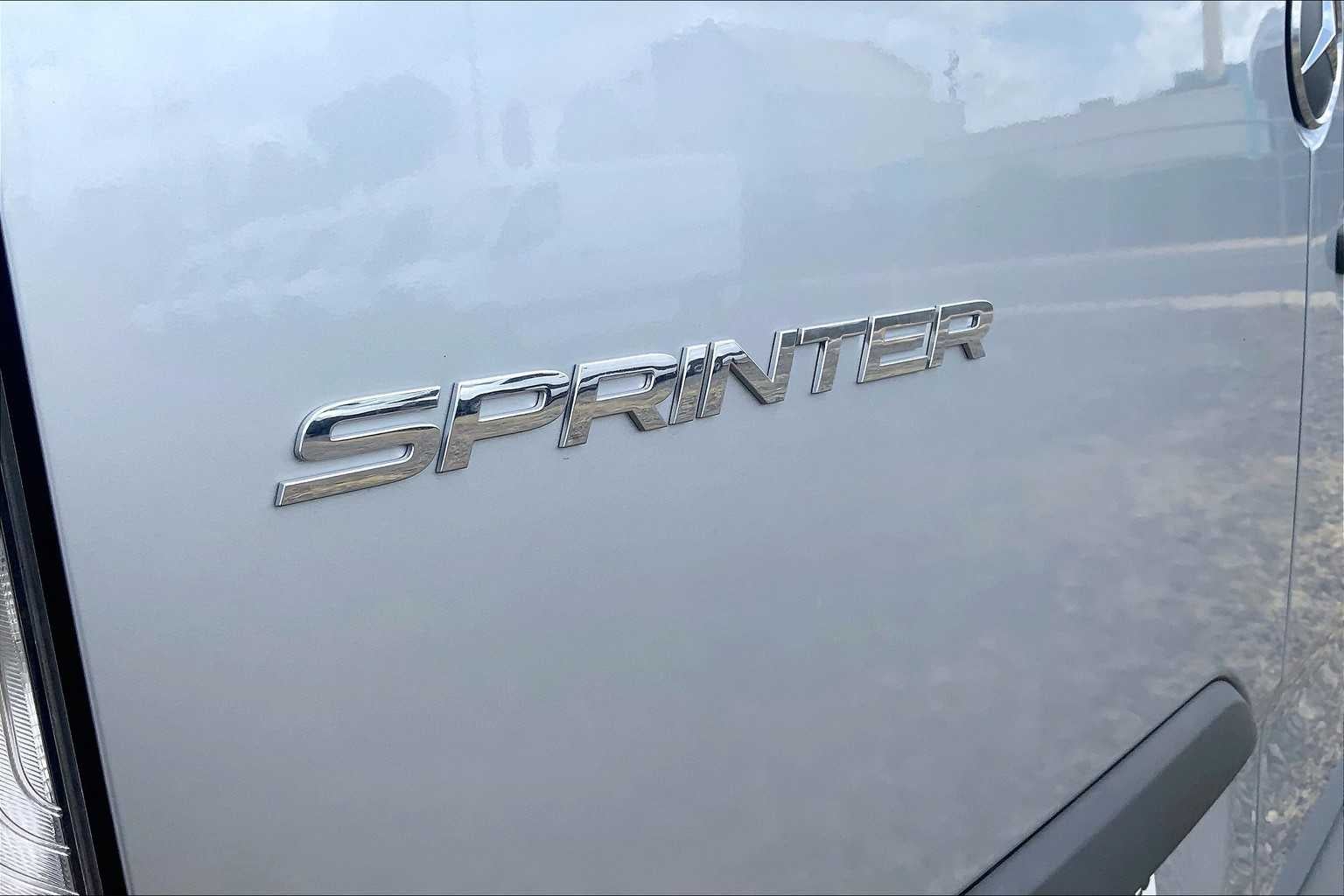 2025 Mercedes-Benz Sprinter Passenger Van 2500 Standard Roof I4 Diesel HO 144 RWD