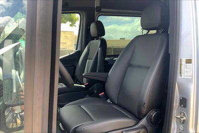 2025 Mercedes-Benz Sprinter Passenger Van 2500 Standard Roof I4 Diesel HO 144 RWD