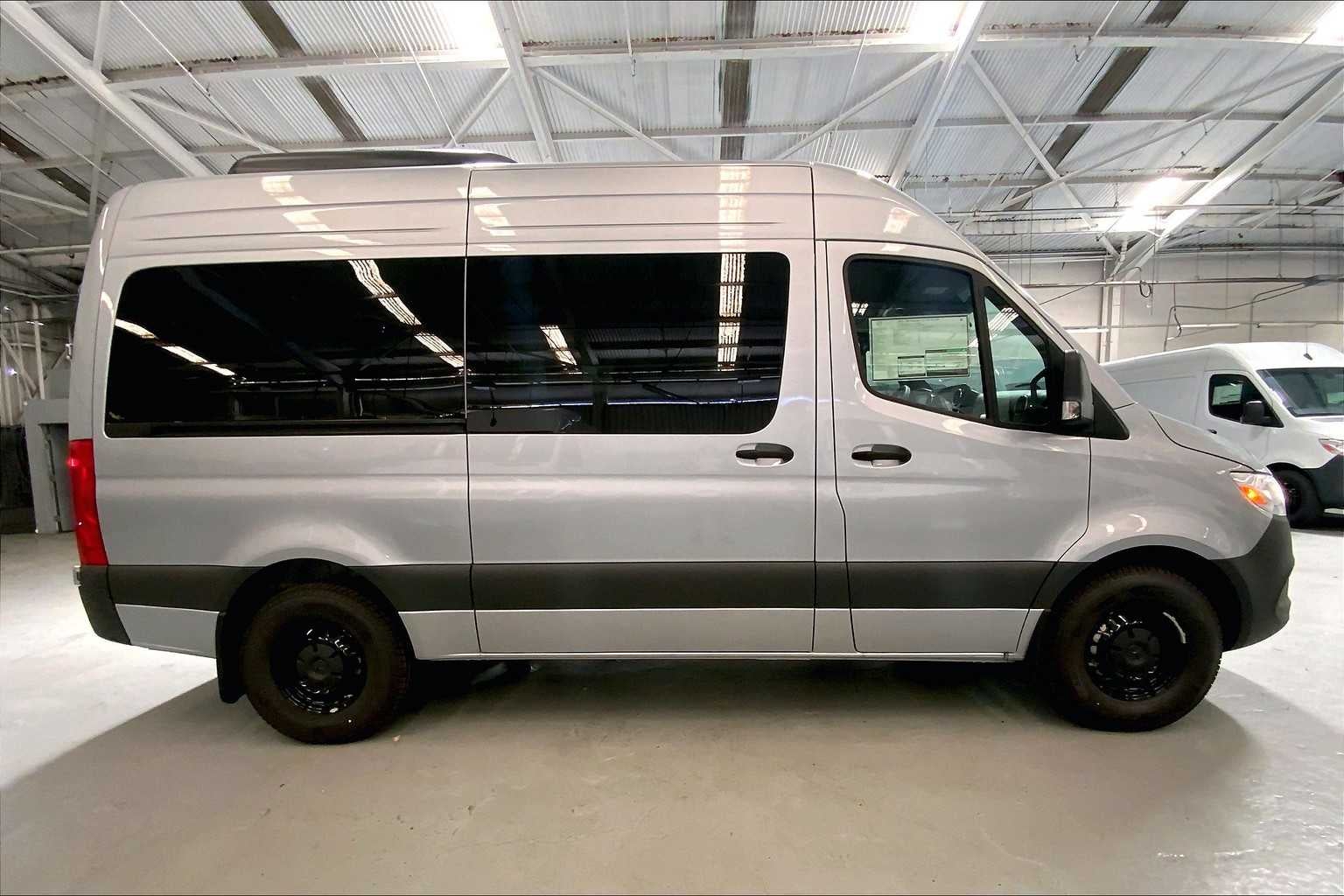 2025 Mercedes-Benz Sprinter Passenger Van 2500 Standard Roof I4 Diesel HO 144 RWD