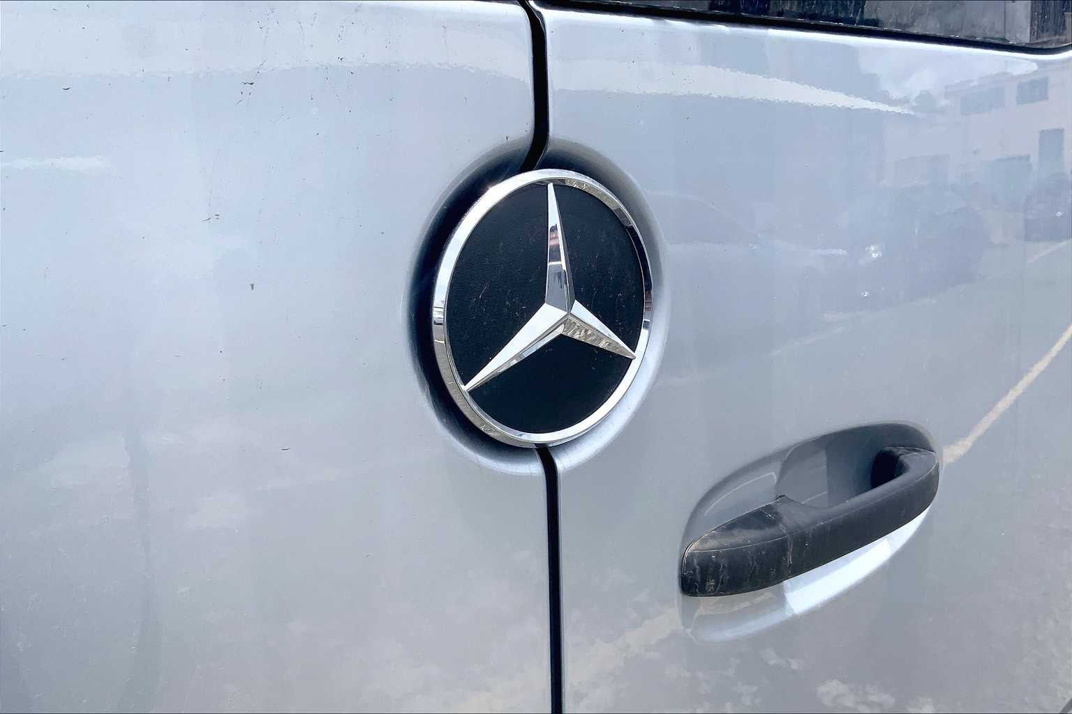 2025 Mercedes-Benz Sprinter Passenger Van 2500 High Roof I4 Diesel HO 144" RWD