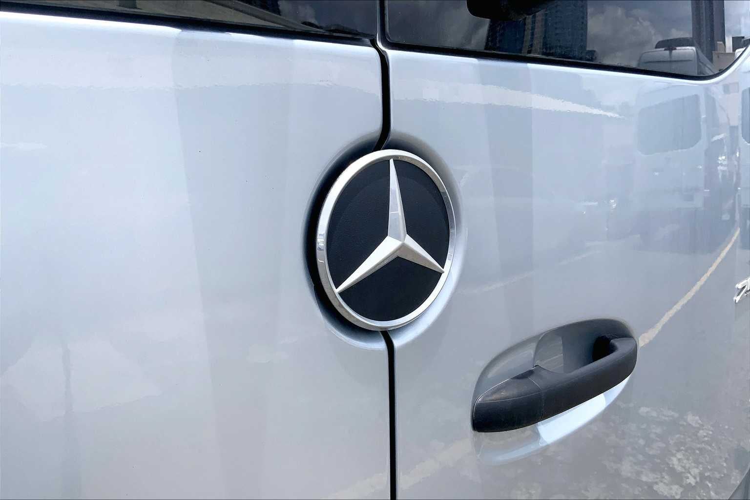2025 Mercedes-Benz Sprinter Passenger Van 2500 High Roof I4 Diesel HO 144" RWD