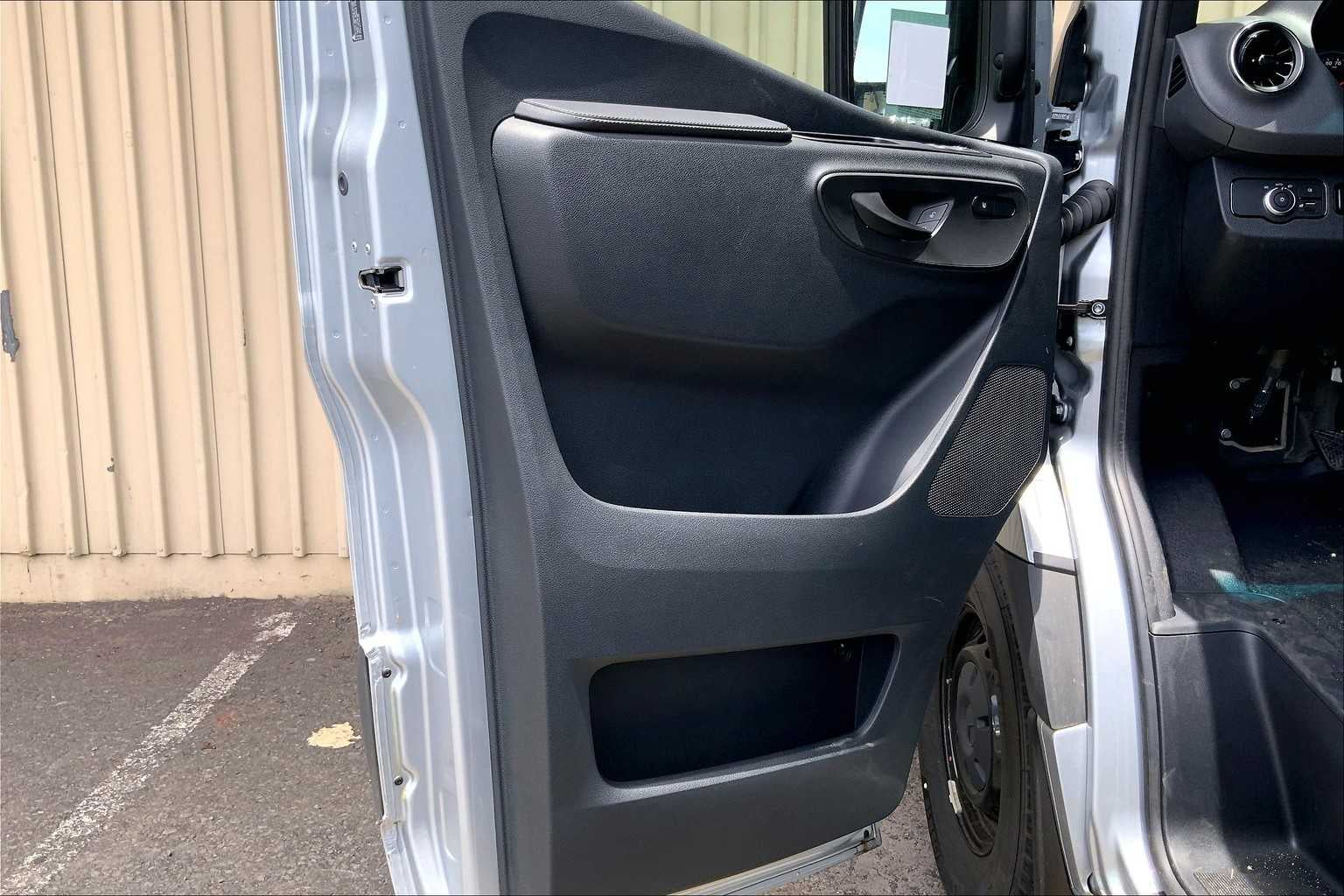 2025 Mercedes-Benz Sprinter Passenger Van 2500 High Roof I4 Diesel HO 144" RWD