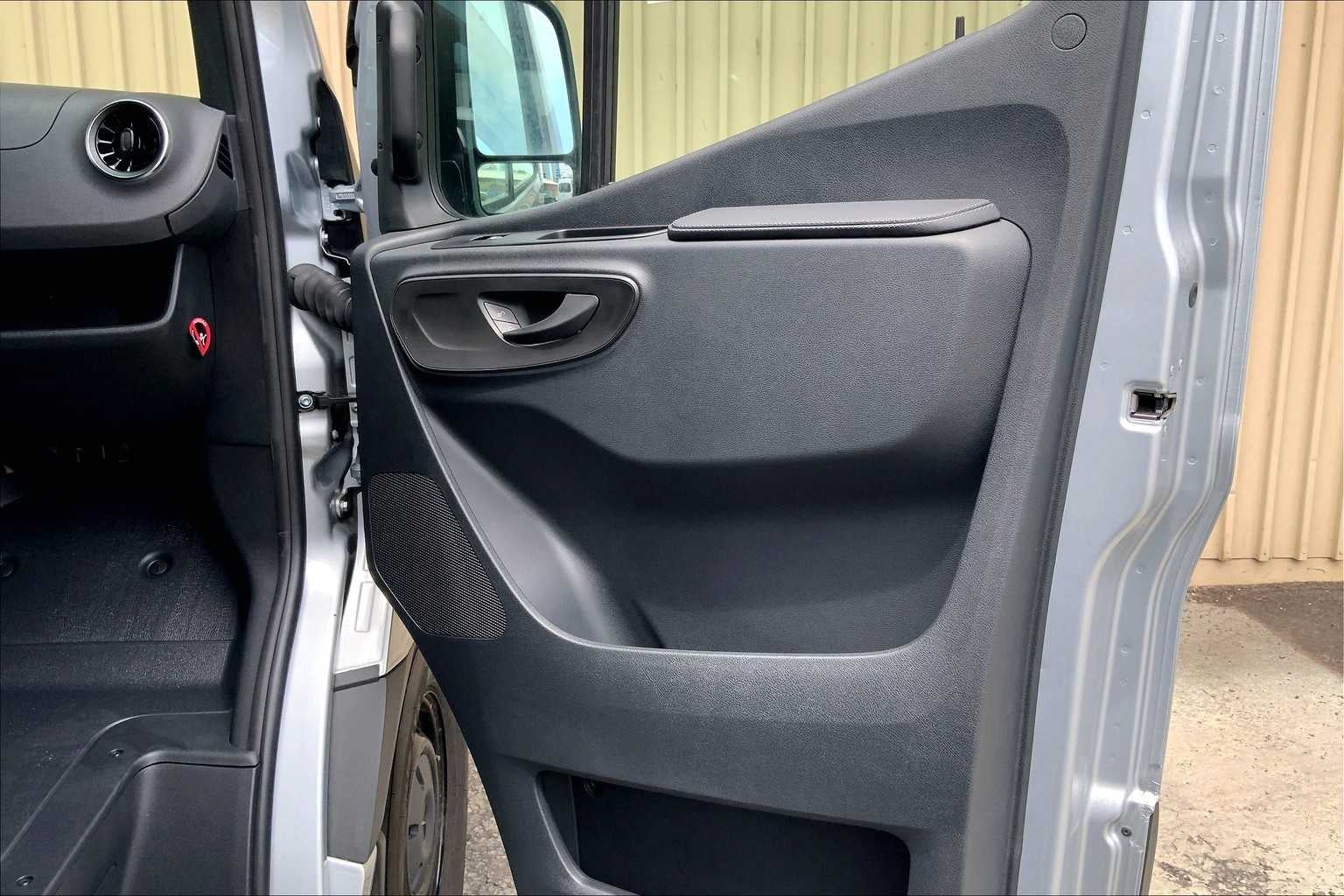 2025 Mercedes-Benz Sprinter Passenger Van 2500 High Roof I4 Diesel HO 144" RWD