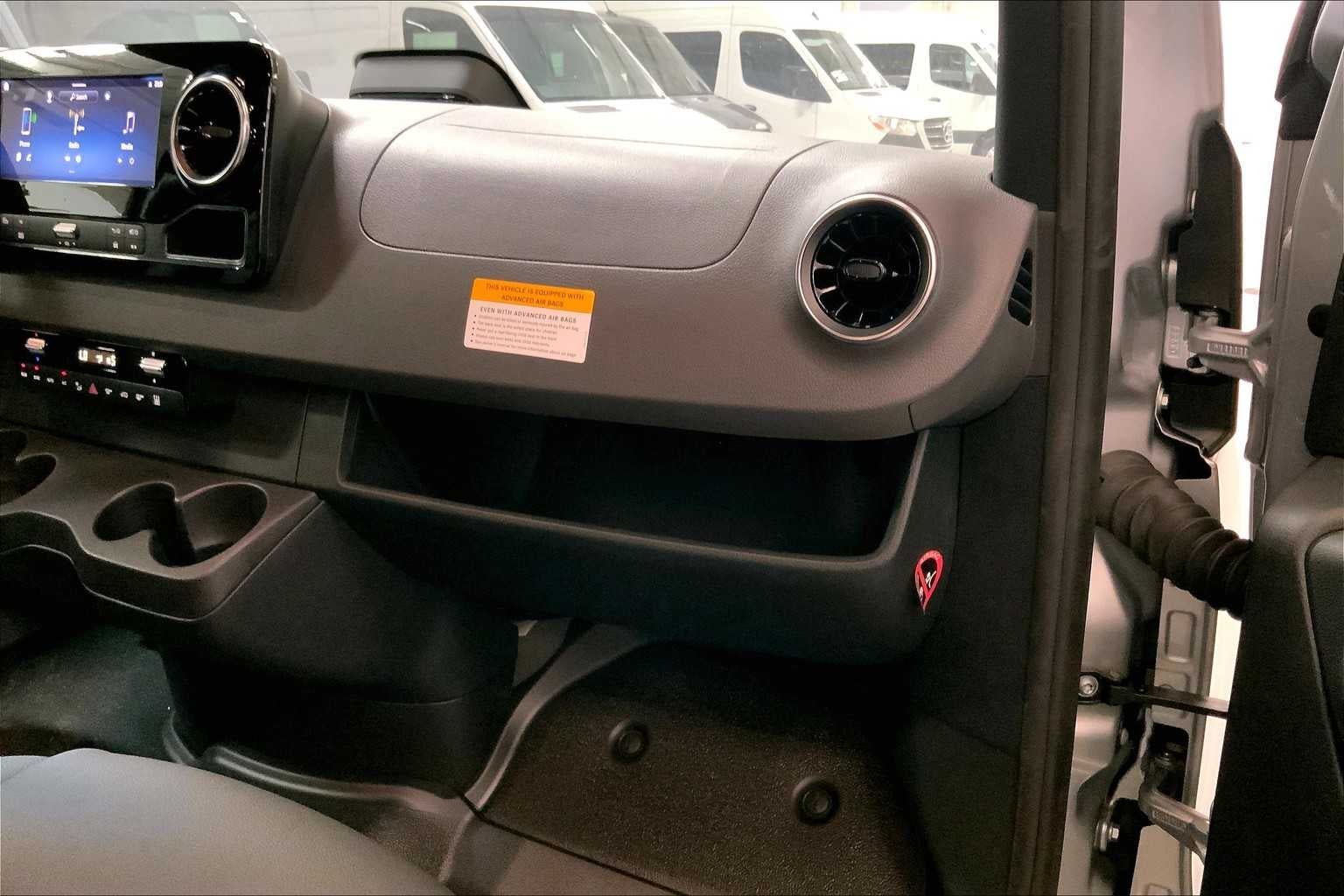 2025 Mercedes-Benz Sprinter Passenger Van 2500 Standard Roof I4 Diesel HO 144 RWD