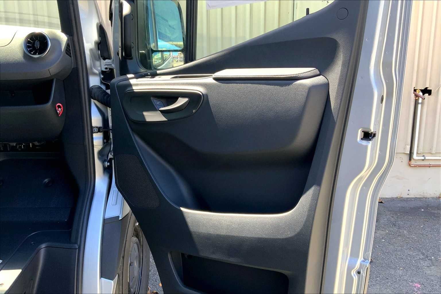 2025 Mercedes-Benz Sprinter Passenger Van 2500 High Roof I4 Diesel HO 144" RWD