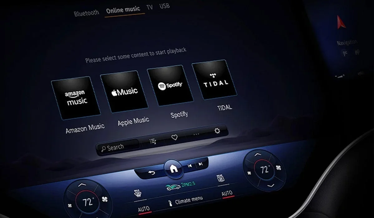 EQS touchscreen detail